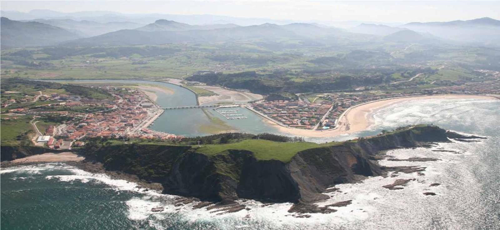 Apartamento Playa De La Atalaya Ribadesella Esterno foto